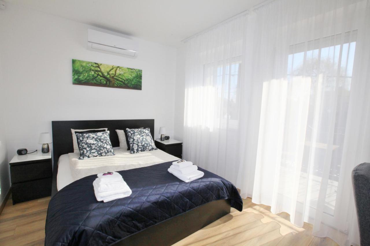 Paskal-Lux Apartments With Free Parking And Ac Budapest Exterior photo
