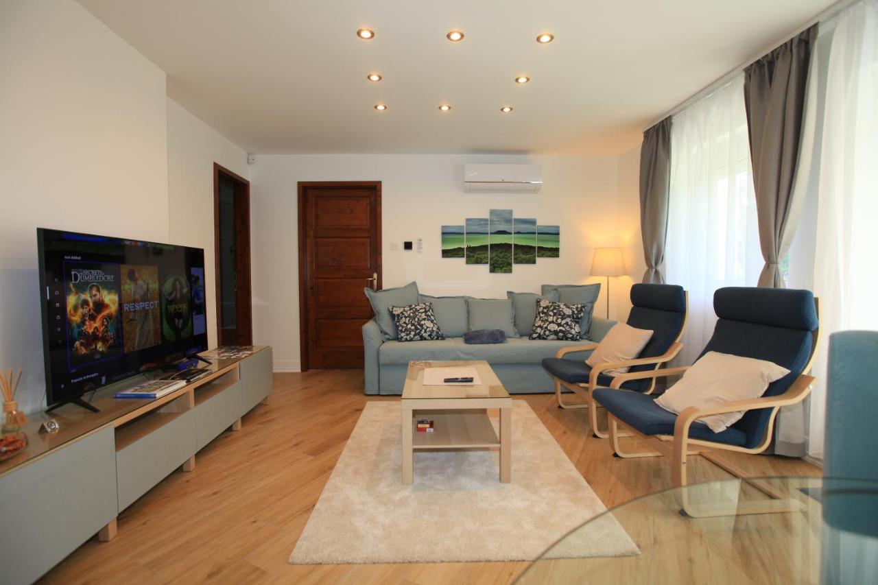 Paskal-Lux Apartments With Free Parking And Ac Budapest Exterior photo